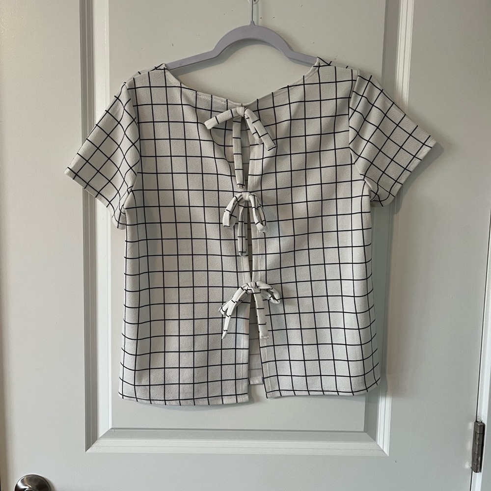 Moa Moa Shirt w/ Bow Back